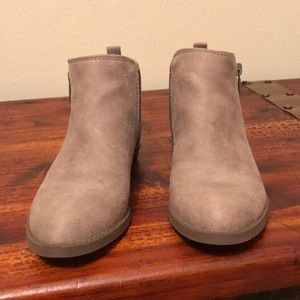 Carlos by Carlos Santana - Brie Zip Ankle Bootie